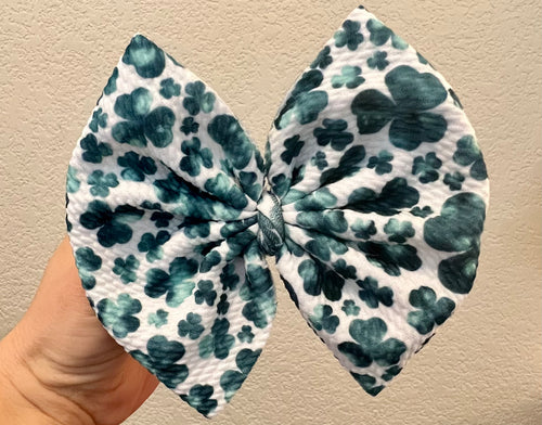 Tiny Clovers - only piggies or big bows left.